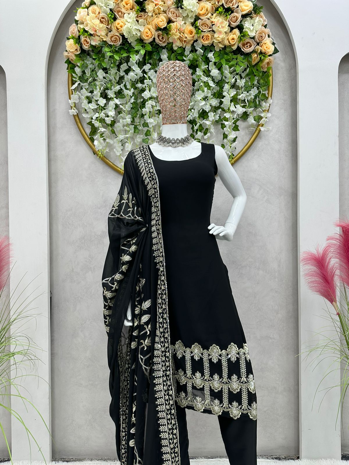 Heavy Faux Georgette Febric With Sequnce & Thred Work And Pent On Crep Febric And Dupatta